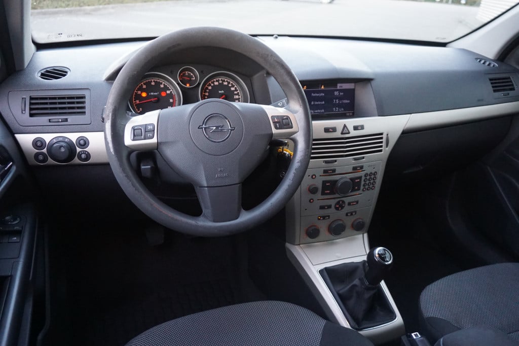 Opel Astra wagon 1.6 temptation airco / navi / cruise / elektr. ramen / par