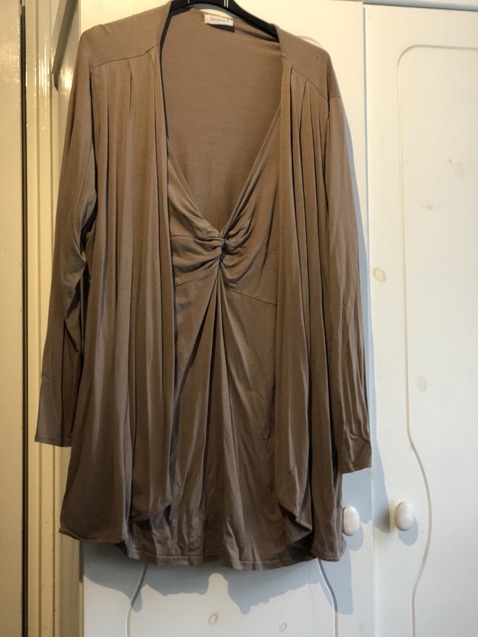 Damesshirts mt 50 en 2x xl(alleen afhalen)