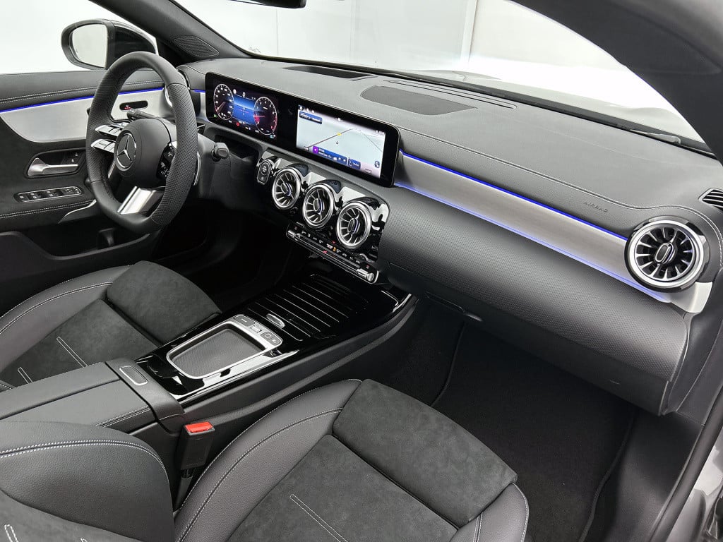Mercedes-Benz Cla 180 business solution amg | amg line plus pakket | head-u