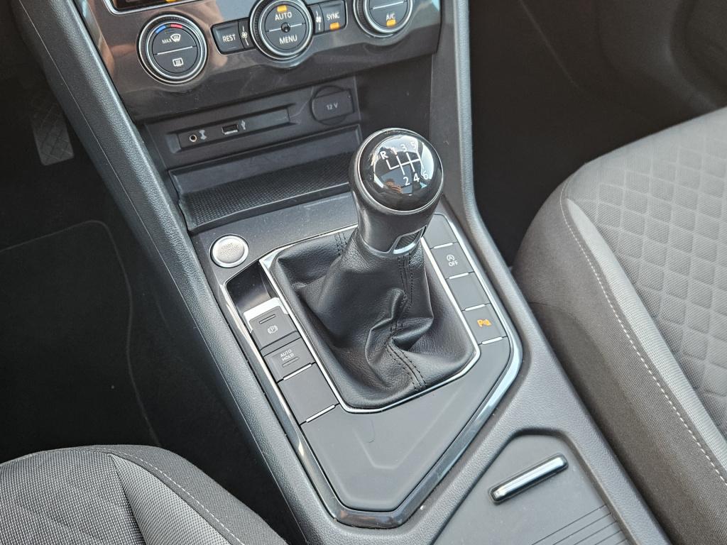 Volkswagen Tiguan 1.4 tsi act connected series | pano | acc