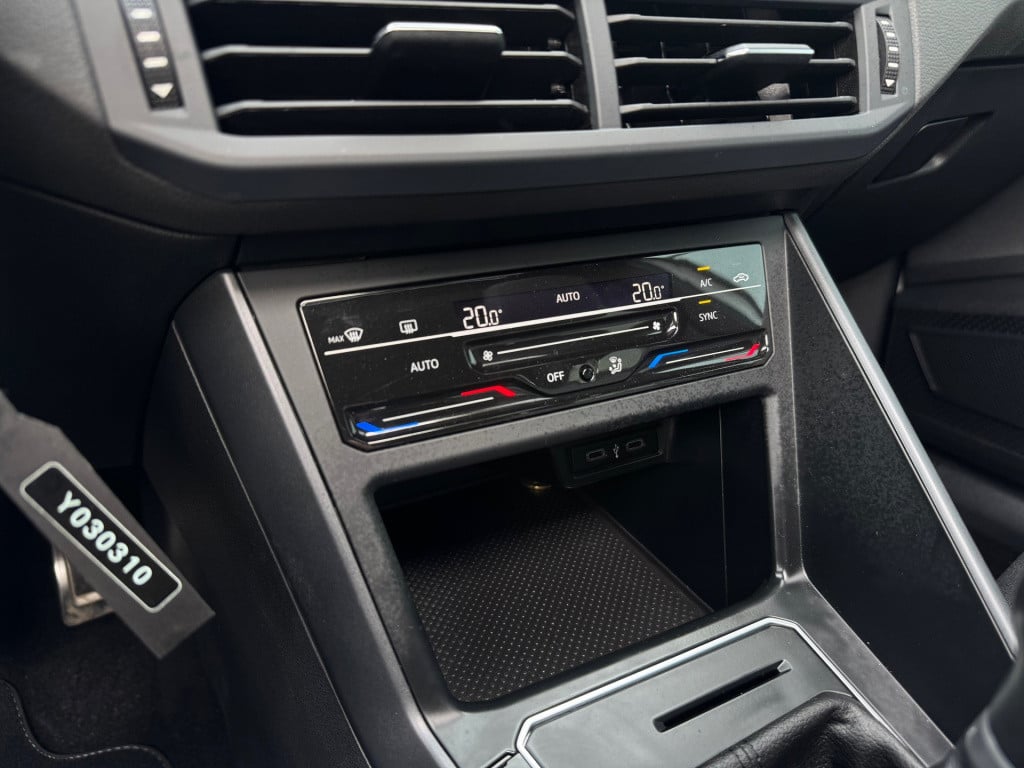 Volkswagen Taigo 1.0 tsi r-line * panoramadak * virtual cockpit * led * pdc