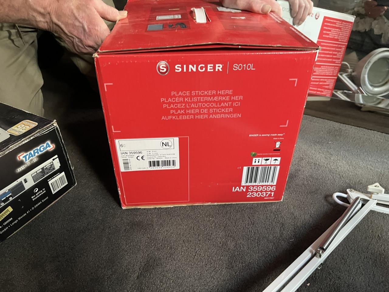 Singer lockmachine SO10L NIEUW