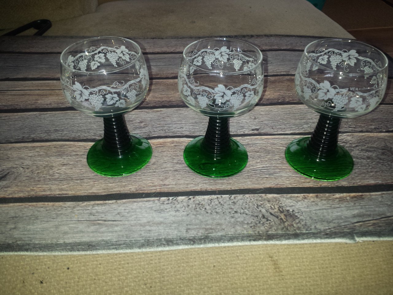 Kristal/glazen/antieke bonnieres/fruitschalen/wijnglazen bloemmotief