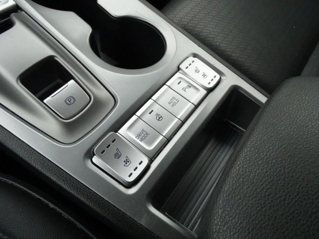 Hyundai Kona ev premium 64 kwh led | stoelkoeling | hud | pdc