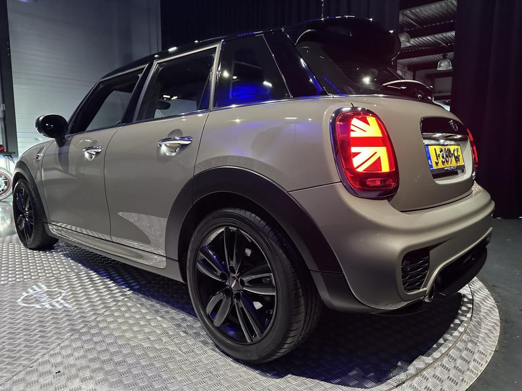 Mini 5-deurs 1.5 cooper 60 years edition *jcw-pakket*led*pano*winterpakket*
