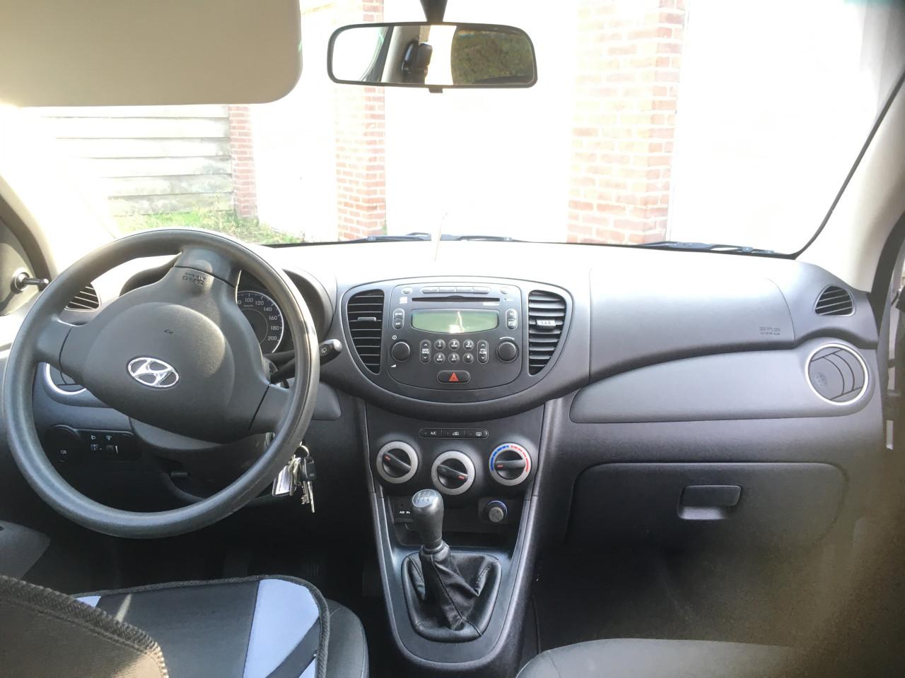 Hyundai i10. 76742 km