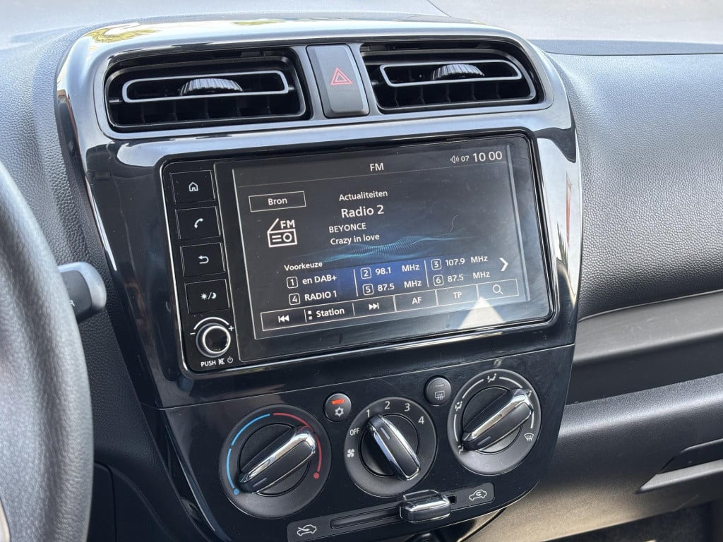 Mitsubishi Space Star 1.2 connect+