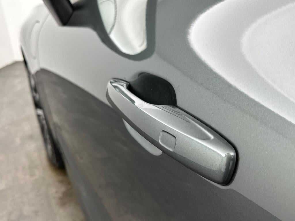 Volvo XC60 t6 398pk recharge ultra dark|