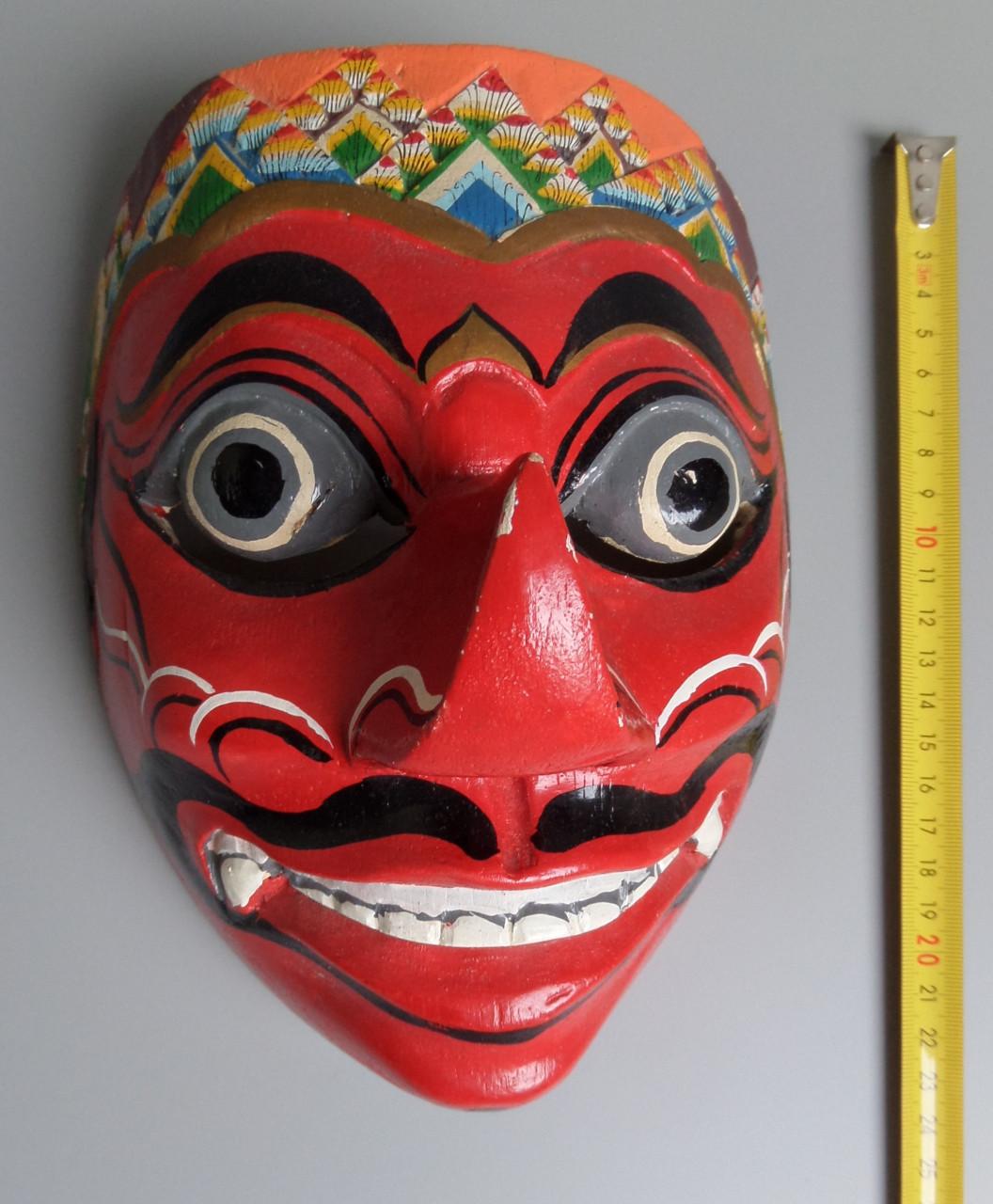 Masker uit Indonesië herkomst Bali jaren 60 vorige eeuw polychrome