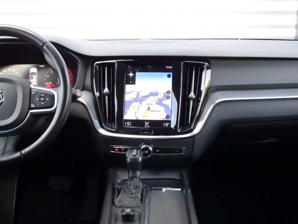 Volvo V60 2.0 t4 automaat business pack connect | apple carplay/android aut