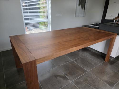 Arco kersenhouten eettafel