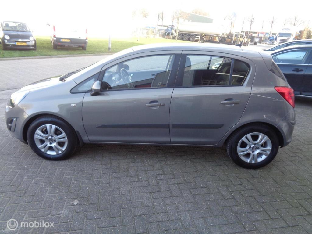 Opel Corsa 1.4-16v design ed/automaat/airco/stoelverw/ stuurverw/cruise con