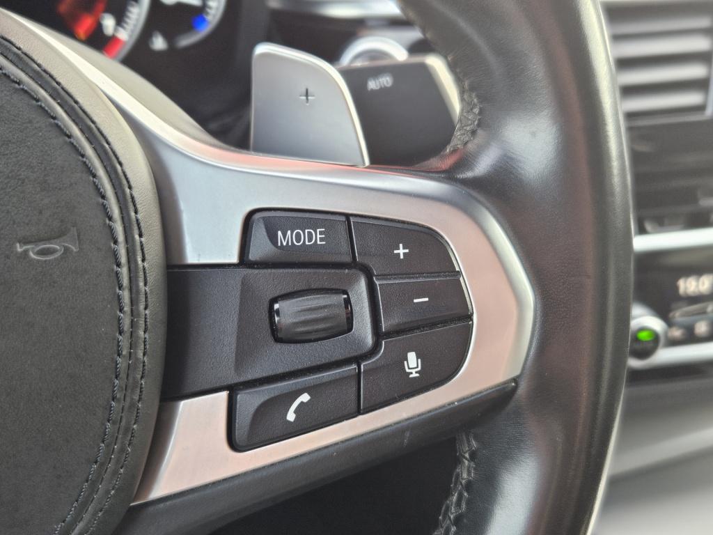 BMW 5 Serie m550i xdrive high executive | head-up | elek. trekhaak