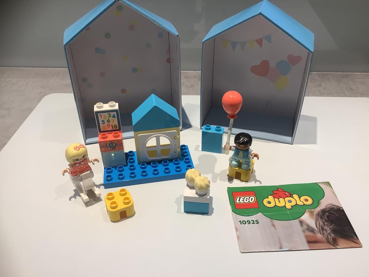 Duplo Speelset - Schooltje/Feest, met de doos als speelhuisje