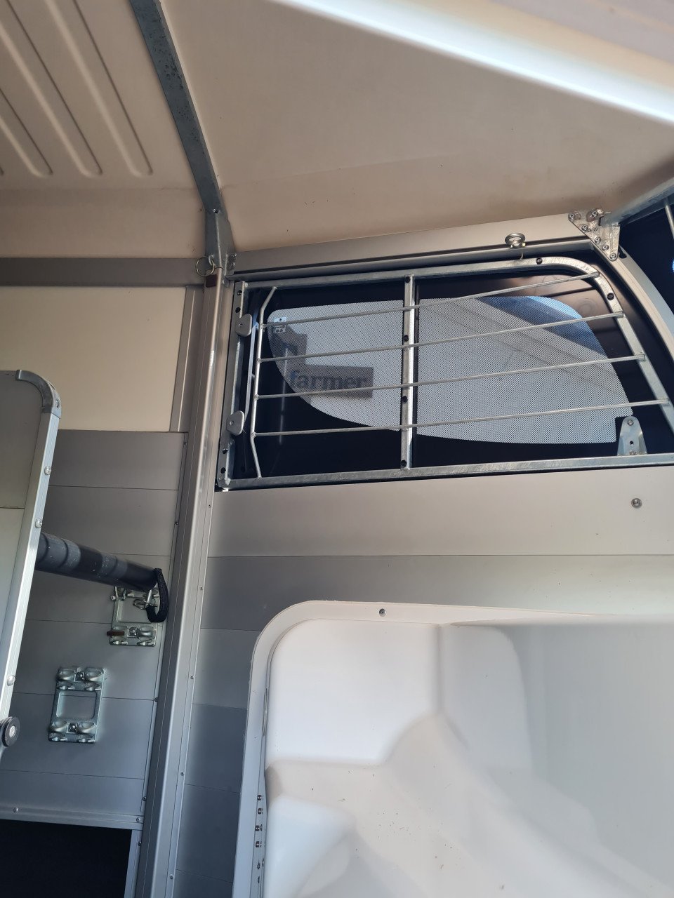 HBX 506 tweepaards trailer ifor Williams