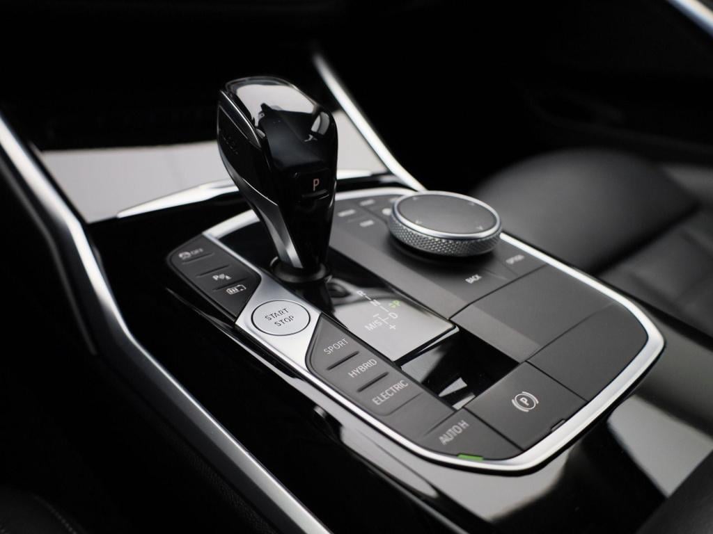 BMW 3-serie touring 330e edrive edition | automaat | lmv | leder | parkeer 