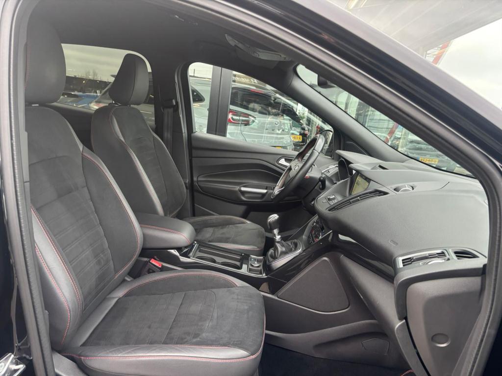 Ford Kuga 1.5 ecoboost 150pk 2wd st line, trekhaak