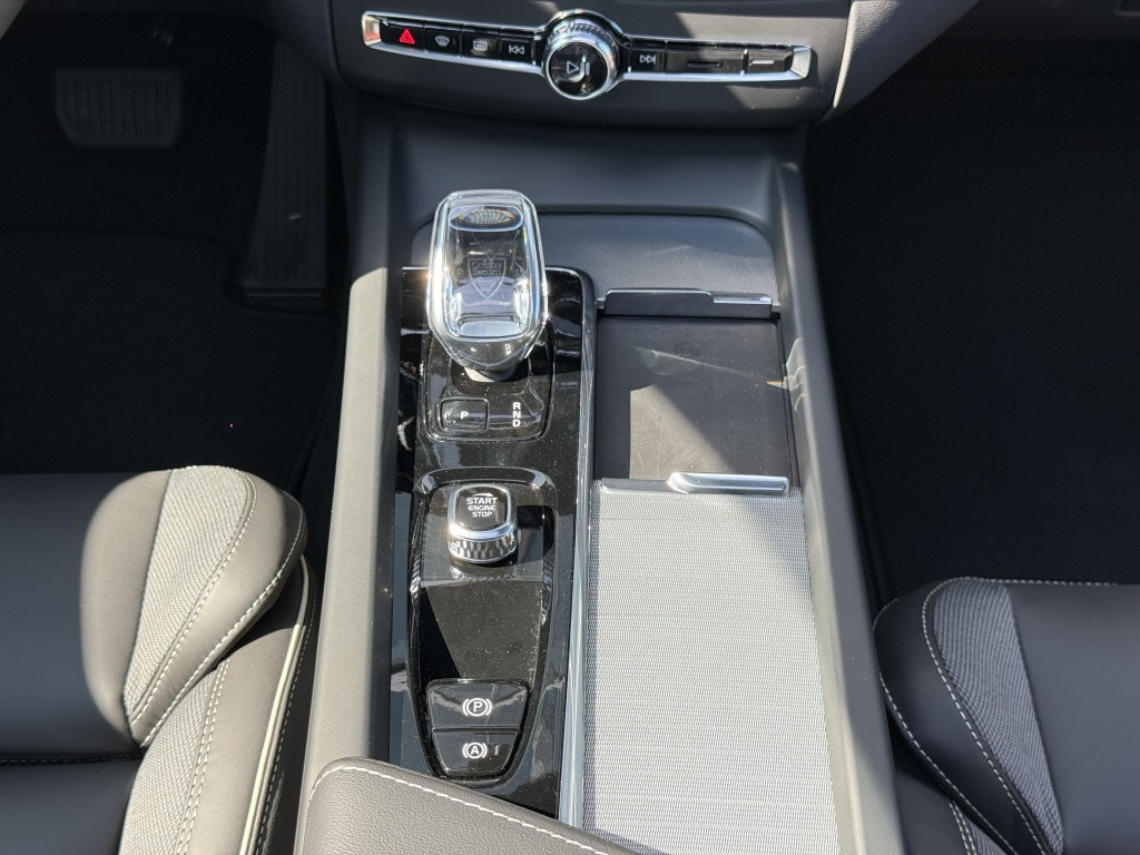 Volvo XC60 t6 awd ultra dark
