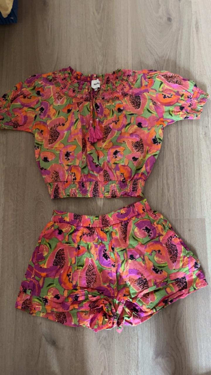 Nette meisjes kleding.