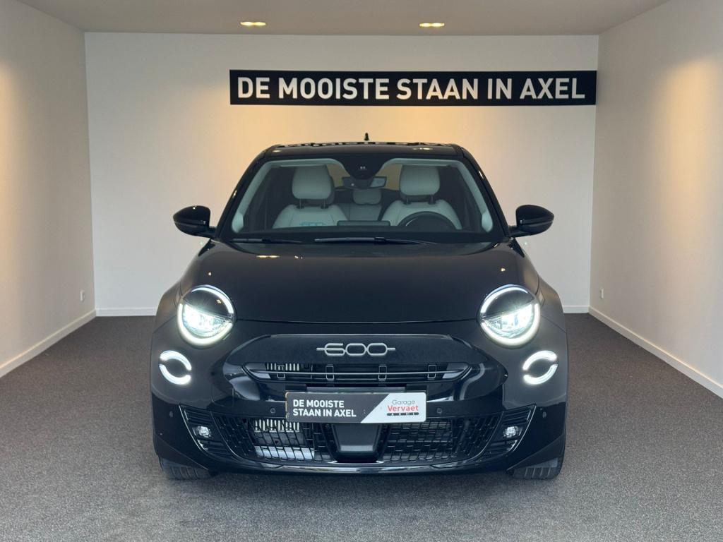 Fiat 600 1.2 hybrid la prima