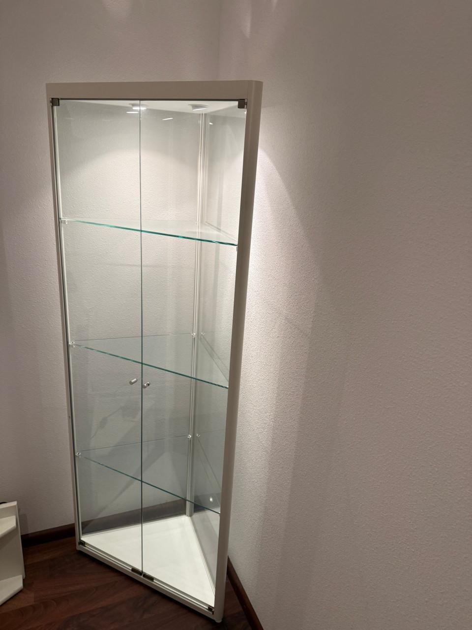 Vitrinekastje hoekmodel met verlichting
