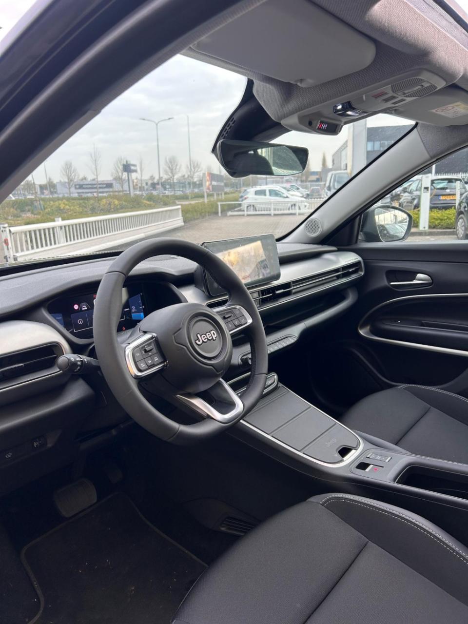 Jeep Avenger altitude 54 kwh | pano | elektr klep | lmv | navi | camera