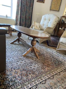 Salontafel van eikenhout