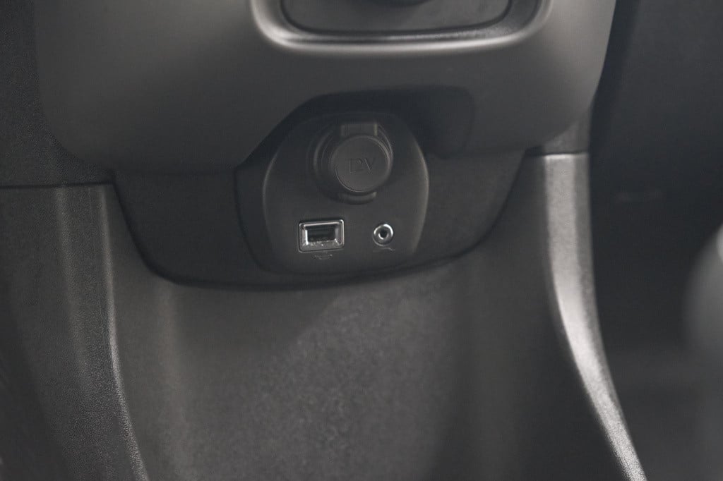 Peugeot 108 1.0 e-vti active | apple carplay | bluetooth | elektrische rame