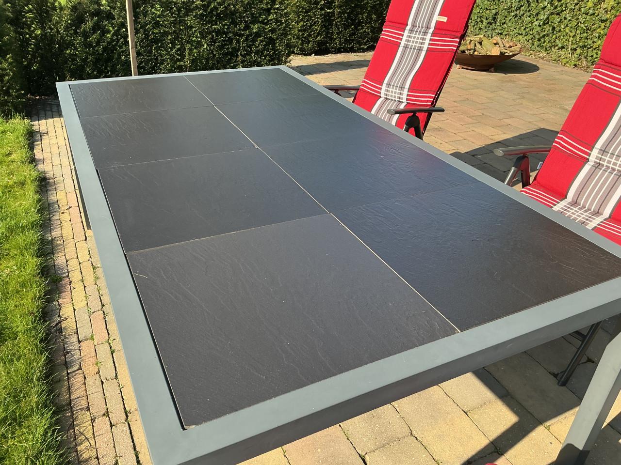 Tuintafel en 4 stoelen