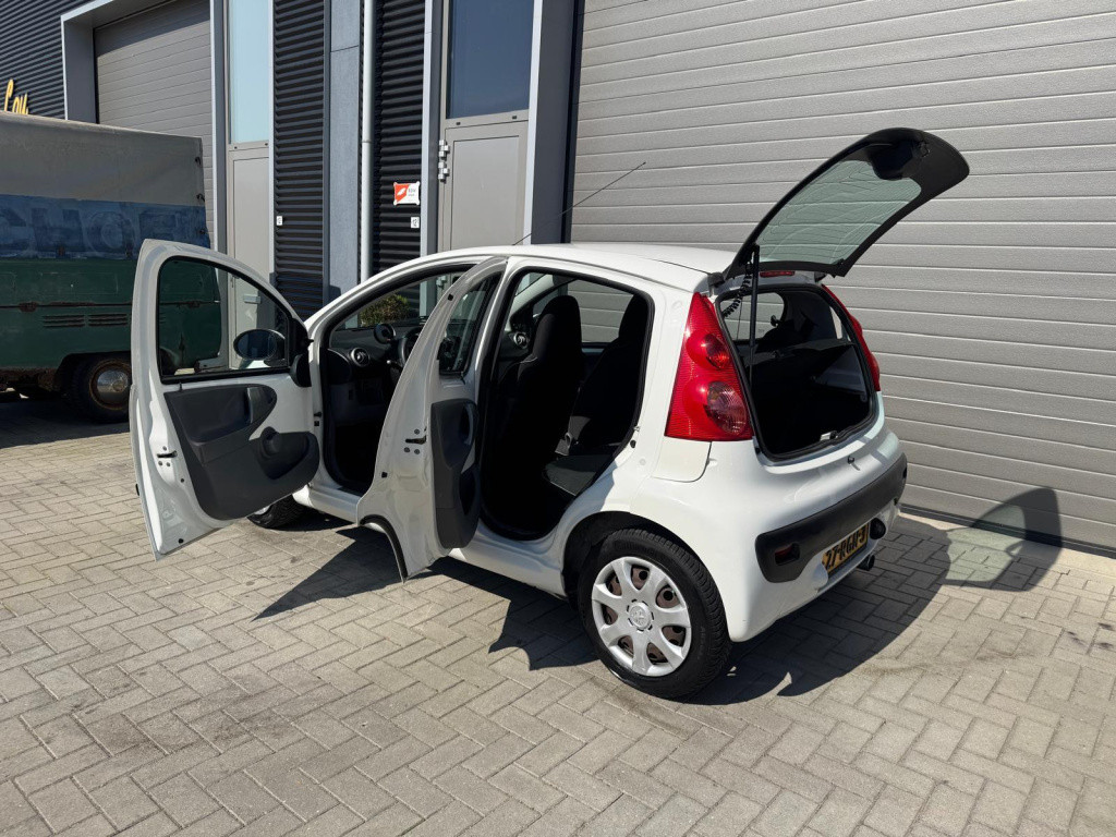 Peugeot 107 1.0-12v xs/nap/apk/airco