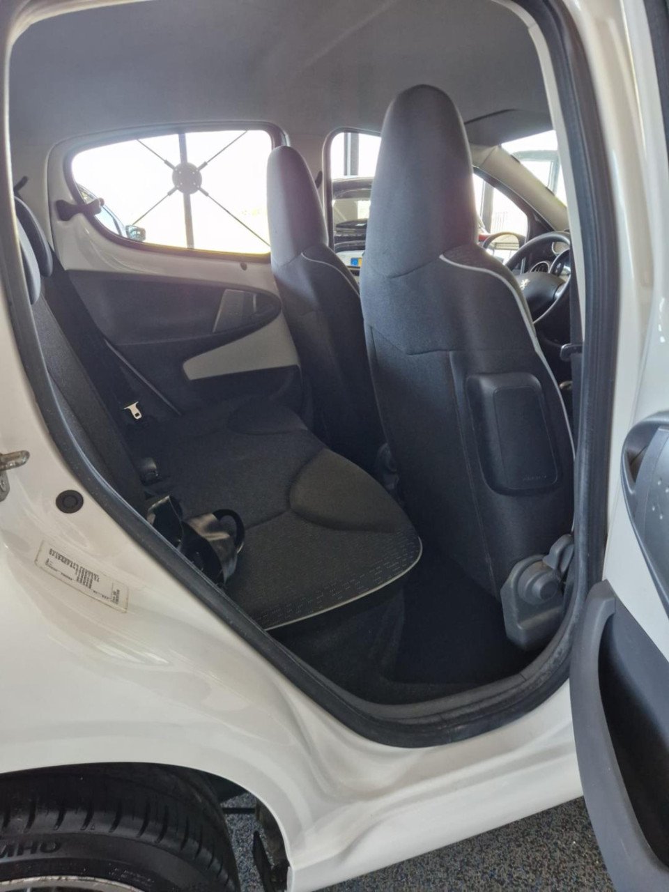 Peugeot 107 1.0-12v xs | airco | achterspoiler | velgen ''15 | toerenteller