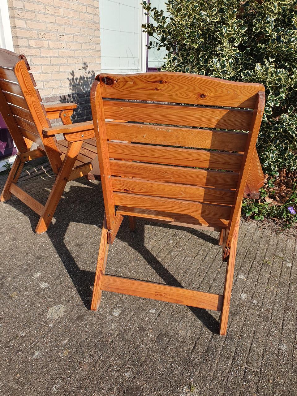 Set houten tuinstoelen