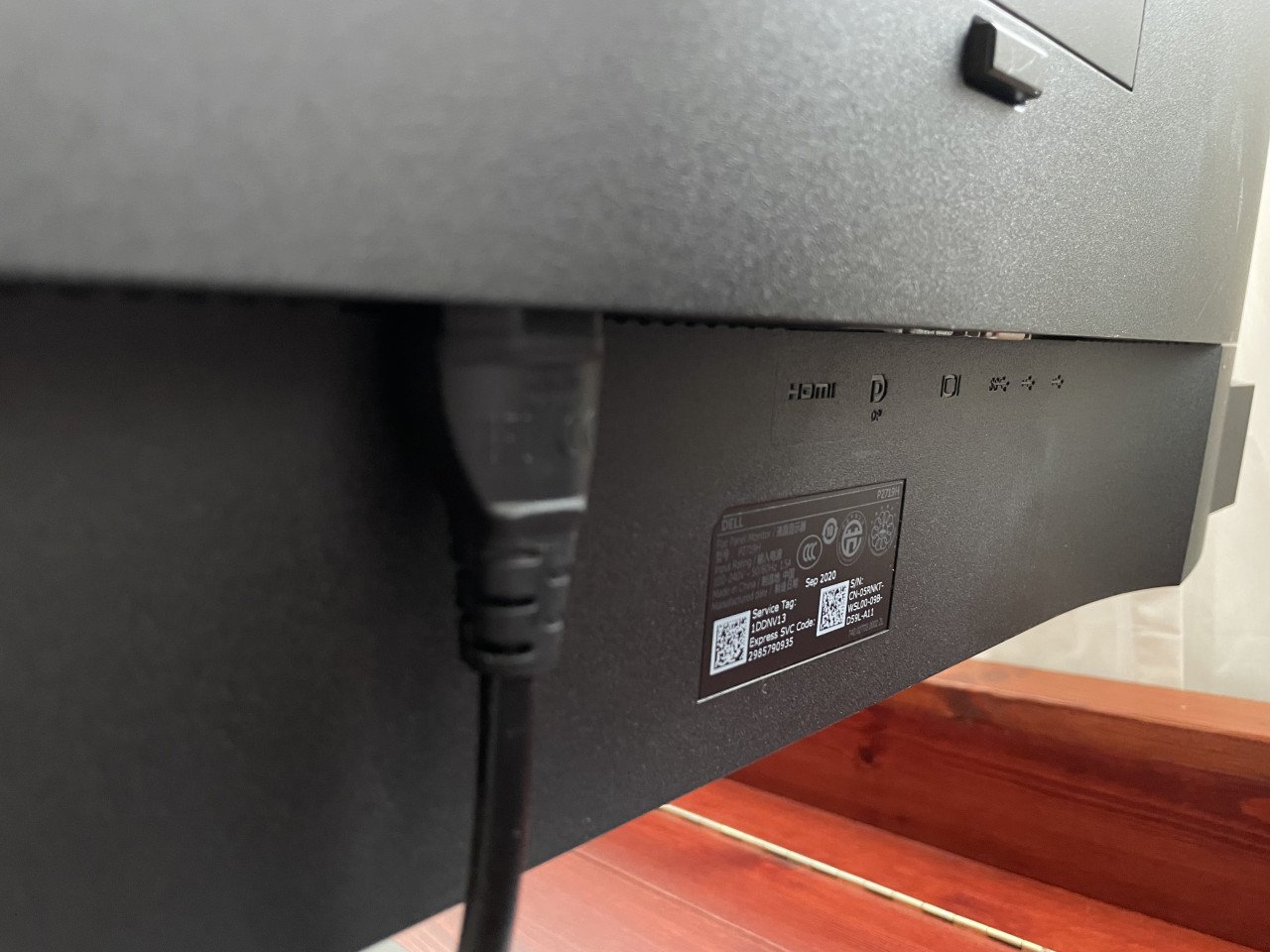 Dell 27” monitor incl. wireless keyboard & muis