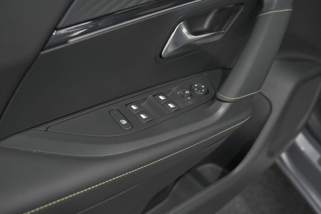 Peugeot 2008 hybrid 136 e-dsc6 gt | 360 camera | adaptieve cruise control |