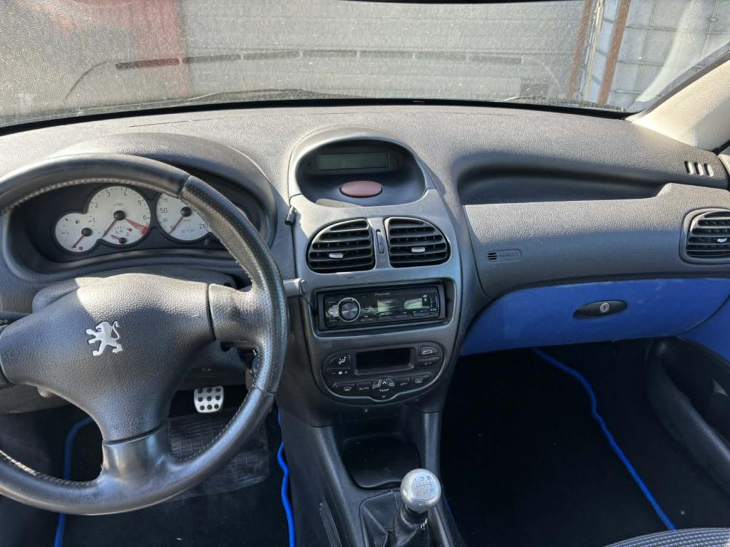 Peugeot 206 cc 2.0-16v