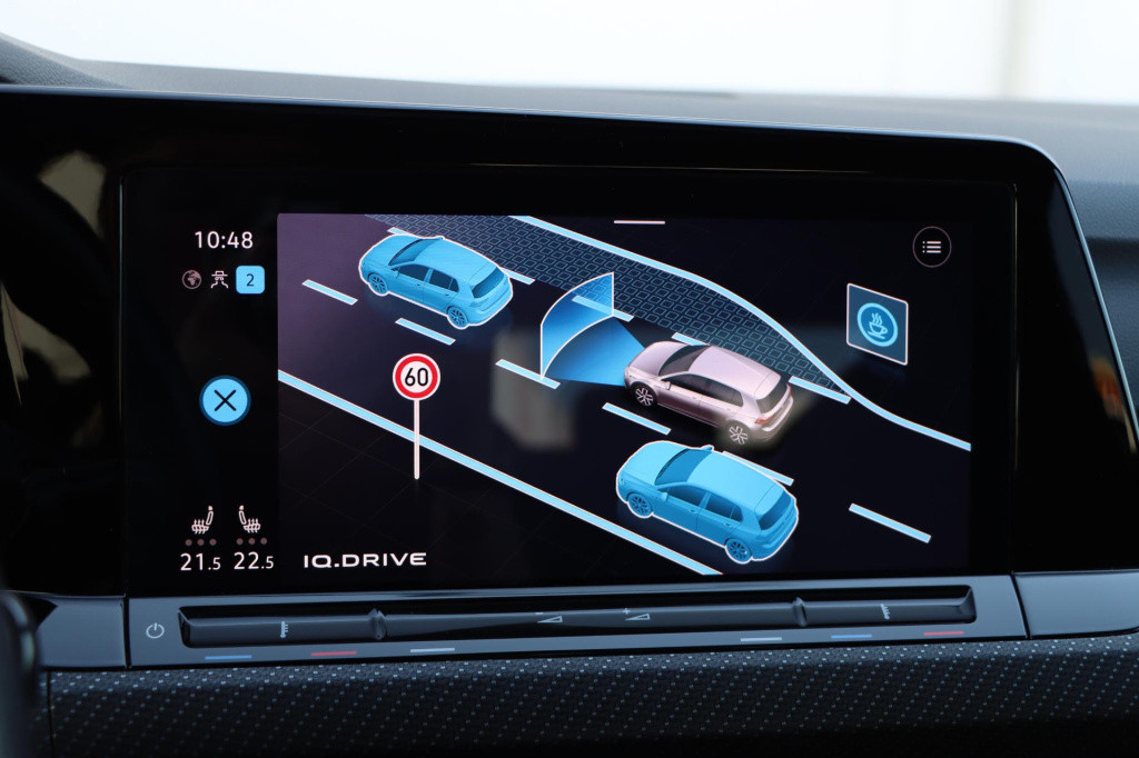 Volkswagen Golf 1.5 etsi r-line 150pk dsg7