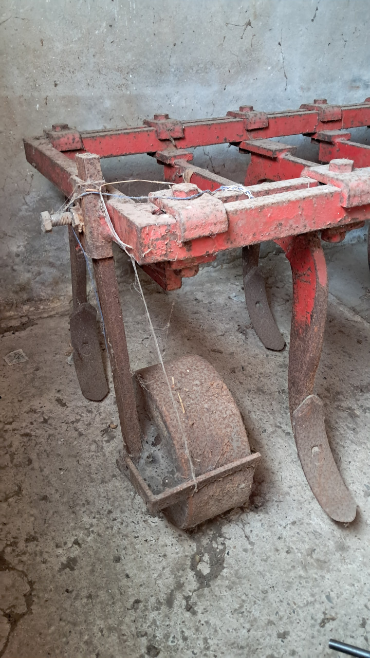 Vaste tand cultivator