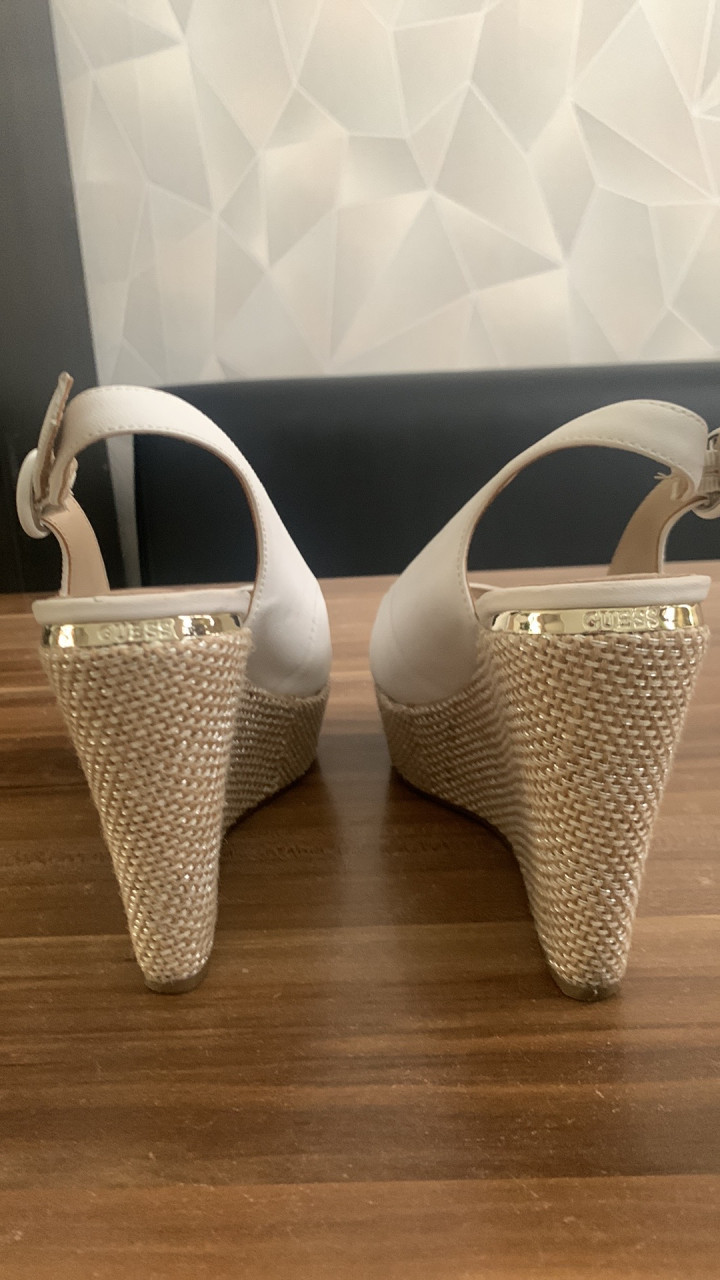 Guess sleehak sandalen maat 37