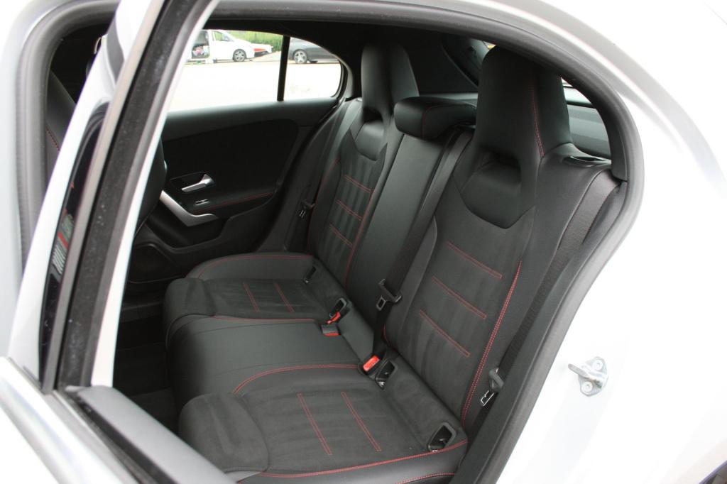 Mercedes-Benz A-Klasse 180 business solution amg