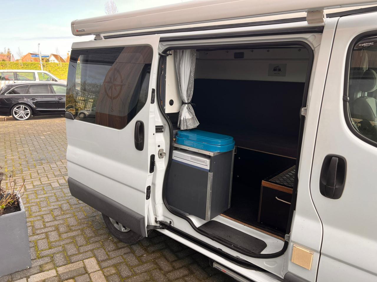 Opel VIVARO 1.9DTI 2.7T L1H1 camper