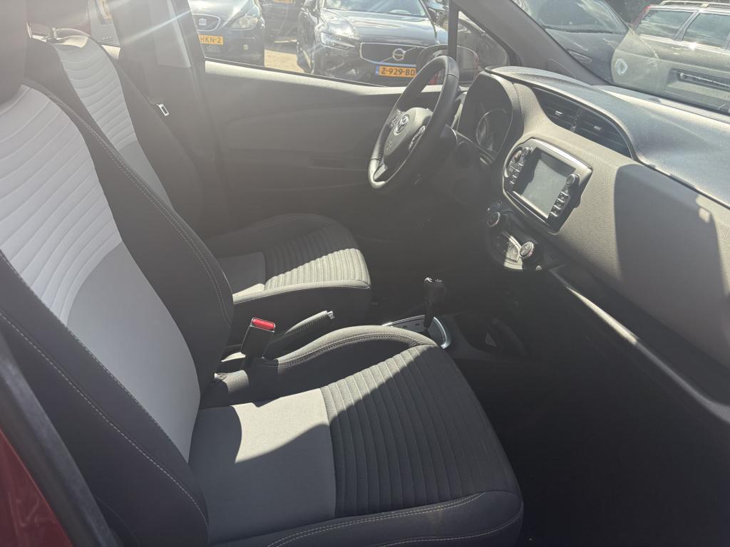 Toyota Yaris 1.5 hybrid dynamic | navi | climate | camera!