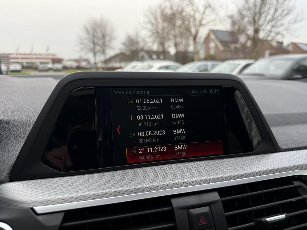 BMW X3 xdrive20i high executive // m-sport // pano // dealerondhouden /