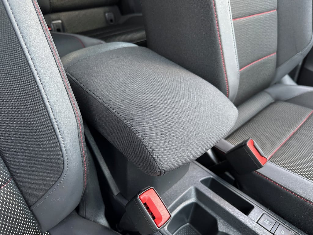Volkswagen T-roc 1.5 tsi 150pk sport | led | dode hoek | trekhaak | carplay