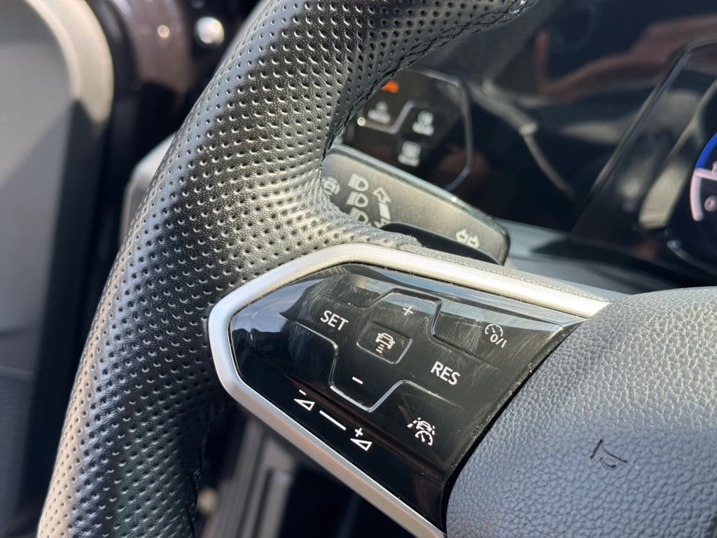 Volkswagen Golf 2.0 tsi gti * camera * stoel + stuur verwarming * carplay