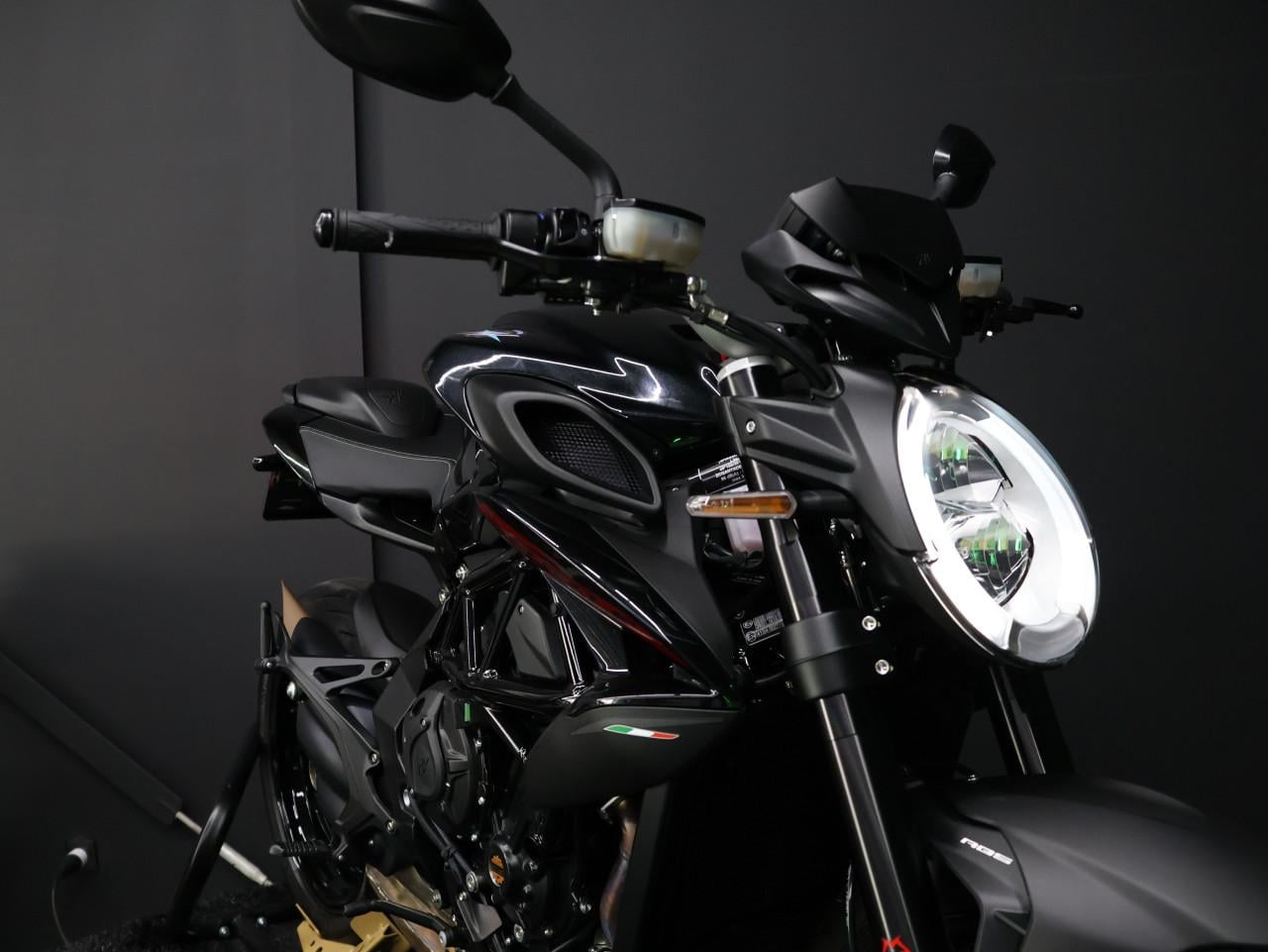 BRUTALE 800 R | BTW Motor