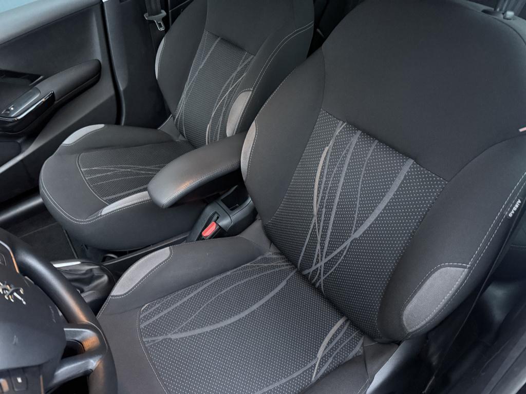 Peugeot 208 1.2 vti envy 5-drs