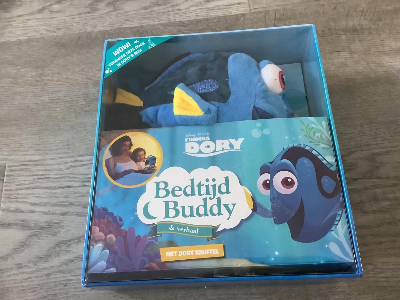 Nieuwe grote Disney Knuffel Finding Dory + Boek, in geschenkdoos