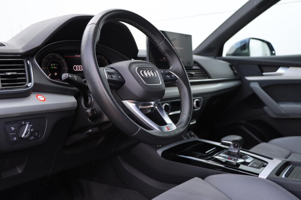 Audi Q5 55 tfsi e quattro s edition competition 367pk s-tronic