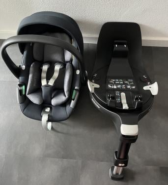 Maxi-Cosi Pebble 360 i-Size en FamilyFix 360 base