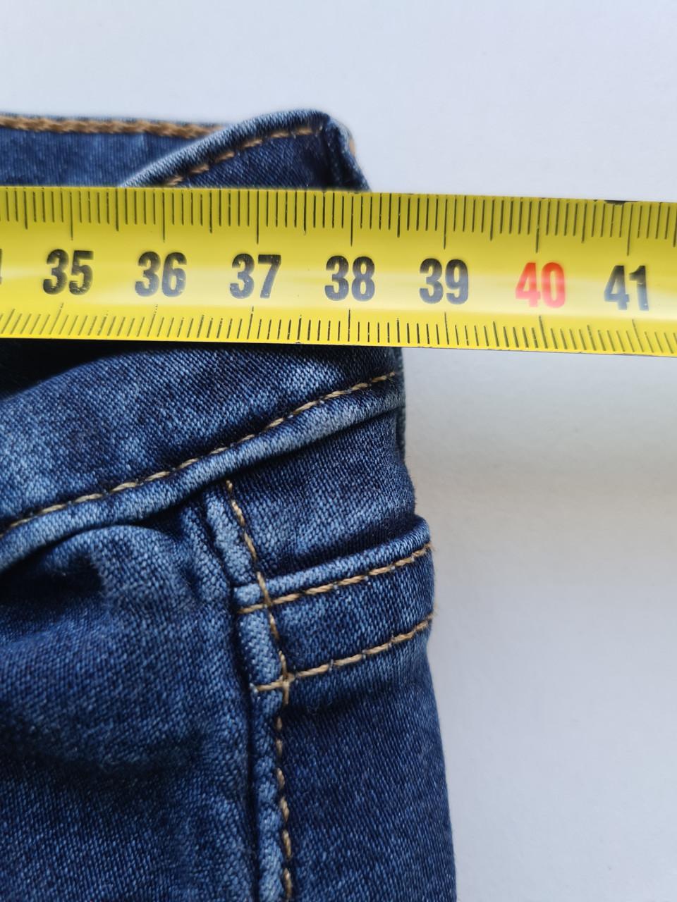 Mooie Levi's 711 Skinny jeans in een donkerblauwe wassing. W30 / L28